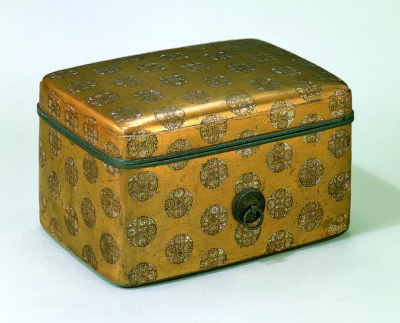 所蔵品の一つ国宝「沃懸地浮線綾螺鋼蒔絵手箱(いかけじふせんりょうらでんまきえてばこ)」