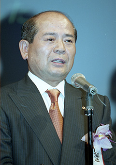 中村胤夫